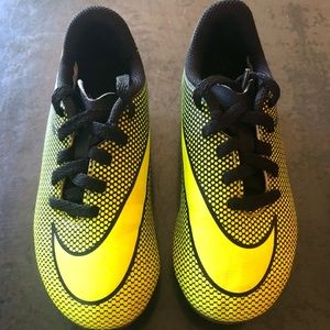 Jr Nike soccer cleats size 10 (kids)